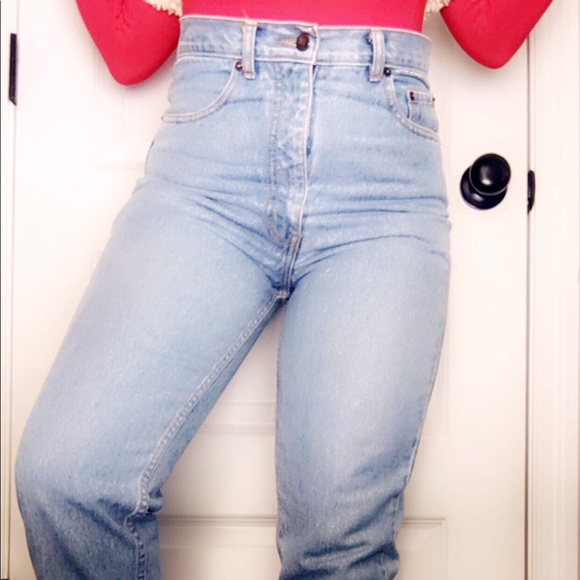 MOM JEANS! - Picture 4 of 4